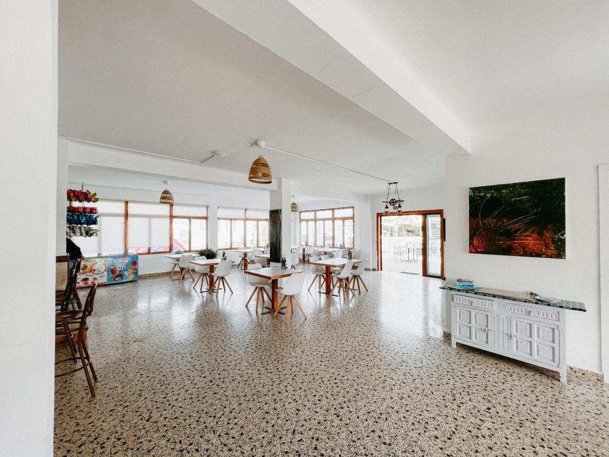 Hostal Cala Llombards Kültér fotó