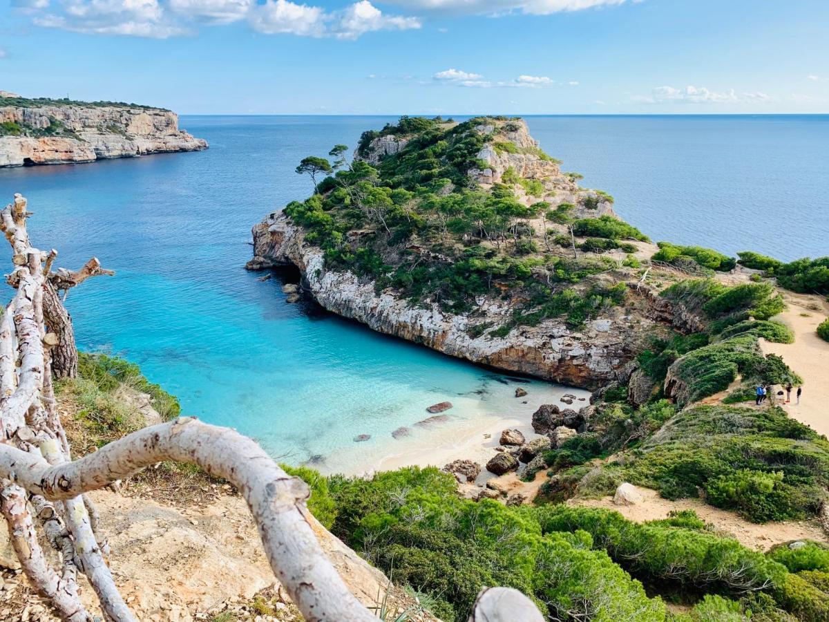 Hostal Cala Llombards Kültér fotó