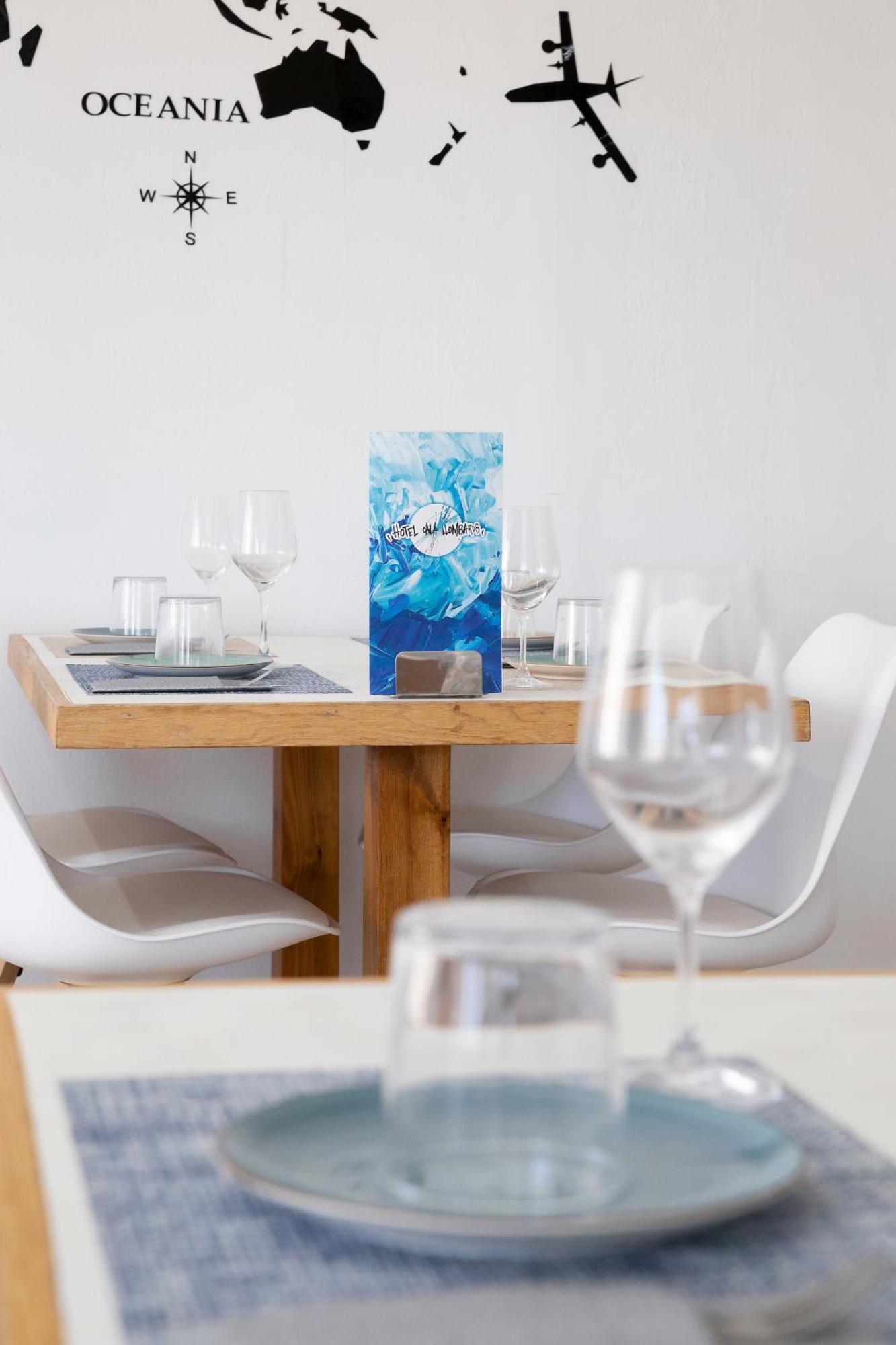 Hostal Cala Llombards Kültér fotó