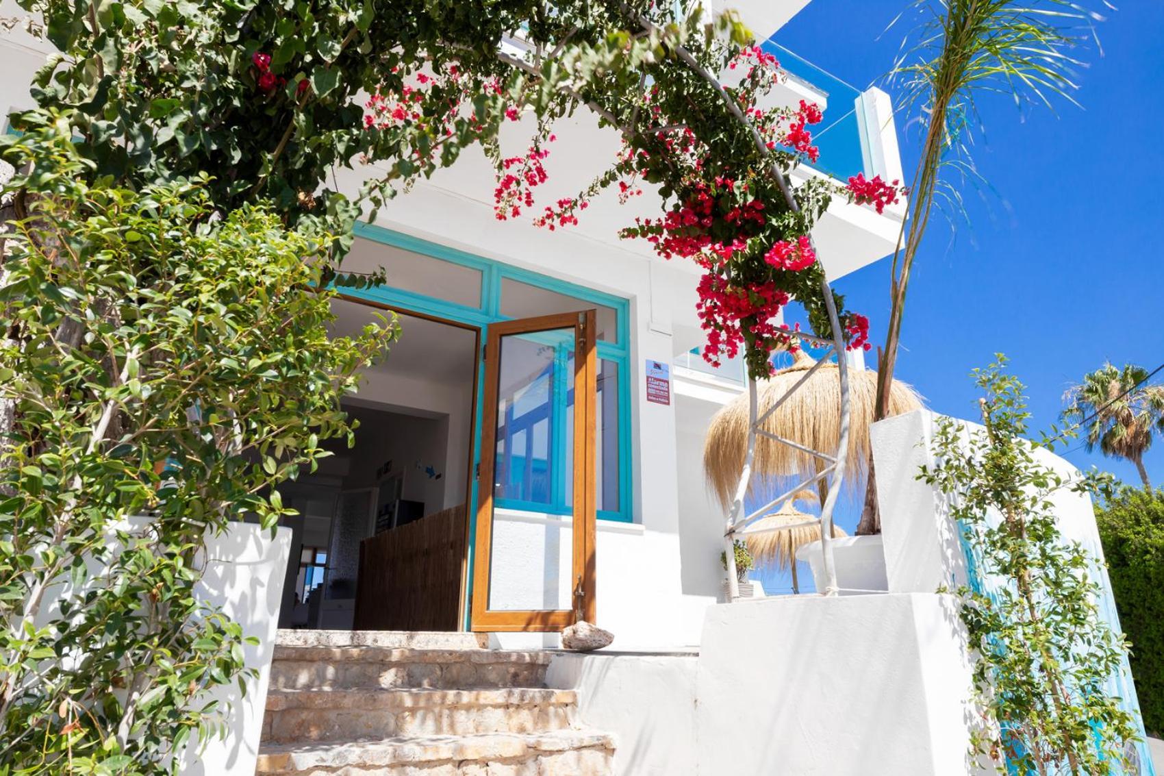 Hostal Cala Llombards Kültér fotó