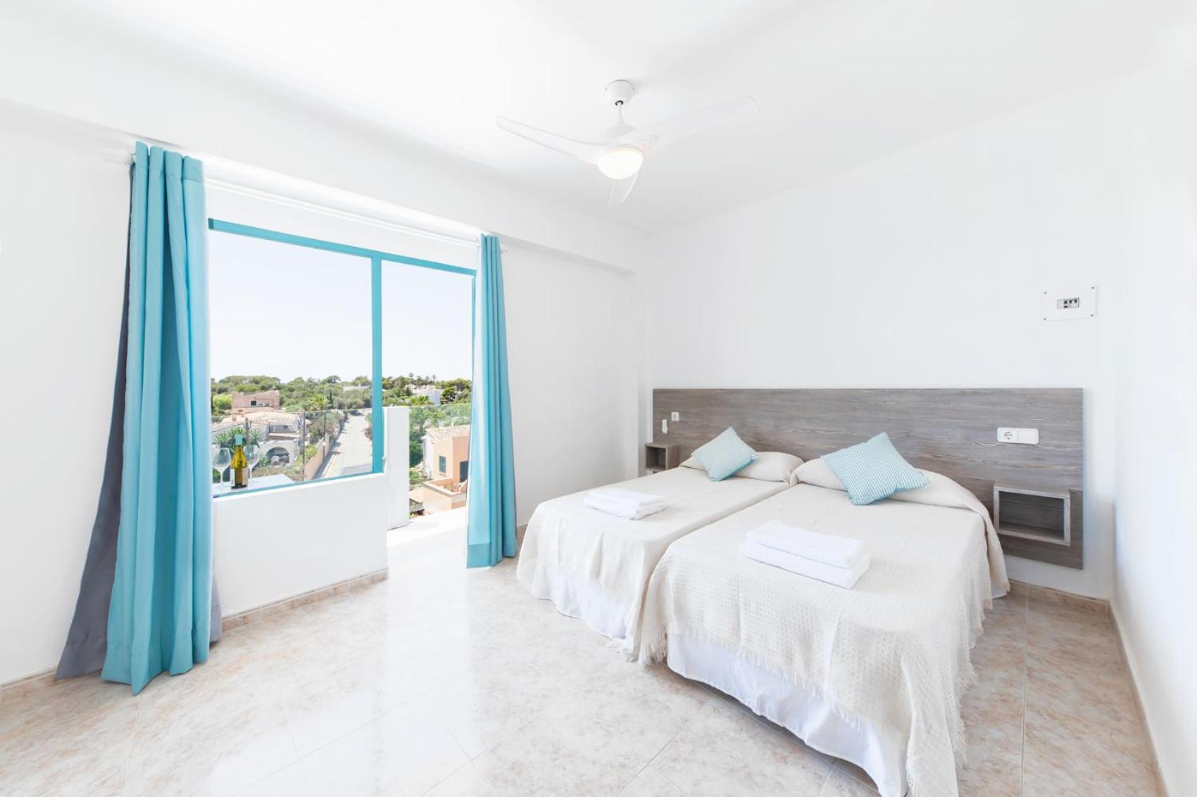 Hostal Cala Llombards Kültér fotó